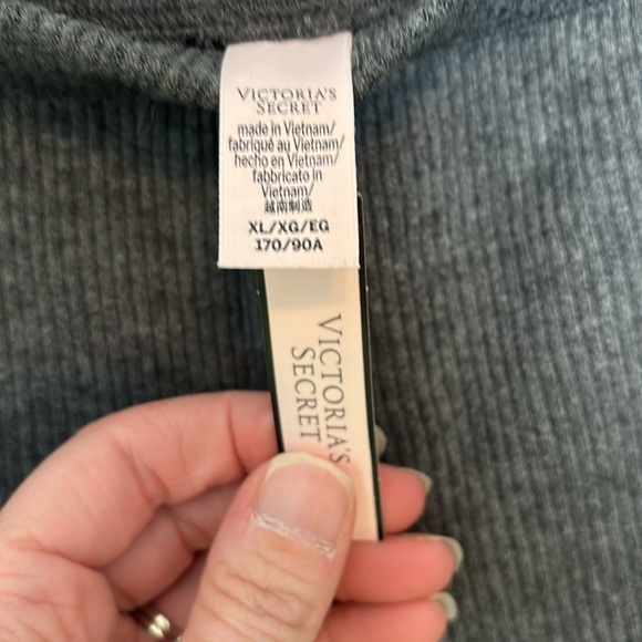 ‼️NWT‼️ Victoria’s Secret pj set - Picture 8 of 9